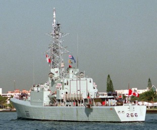 Эсминец-вертолетоносец HMCS Nipigon (DDH 266) 1