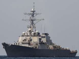 Эсминец УРО USS McFaul (DDG-74) 2