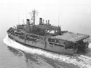 Корабель порятунку підводних човнів USS Ortolan (ASR-22) 2