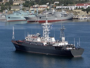 Intelligence ship Priazovye (201) 1