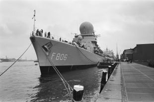 Фрегат УРО HNLMS De Ruyter (F806) 2
