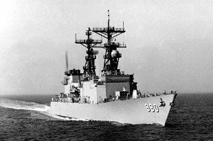 Есмінець USS Moosbrugger (DD-980) 1