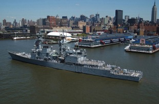 Эсминец USS Peterson (DD-969) 2