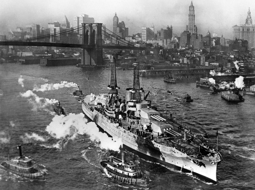 Линкор USS Arizona в порту Нью-Йорк, 1916 год